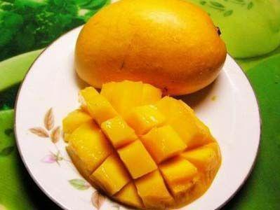 吃瓜和芒果嘴巴刺痛,口腔不适背后的真相