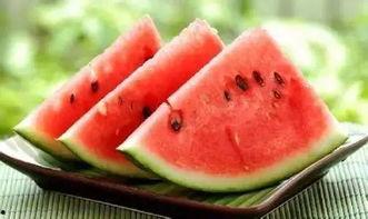 校园跳舞吃瓜图片